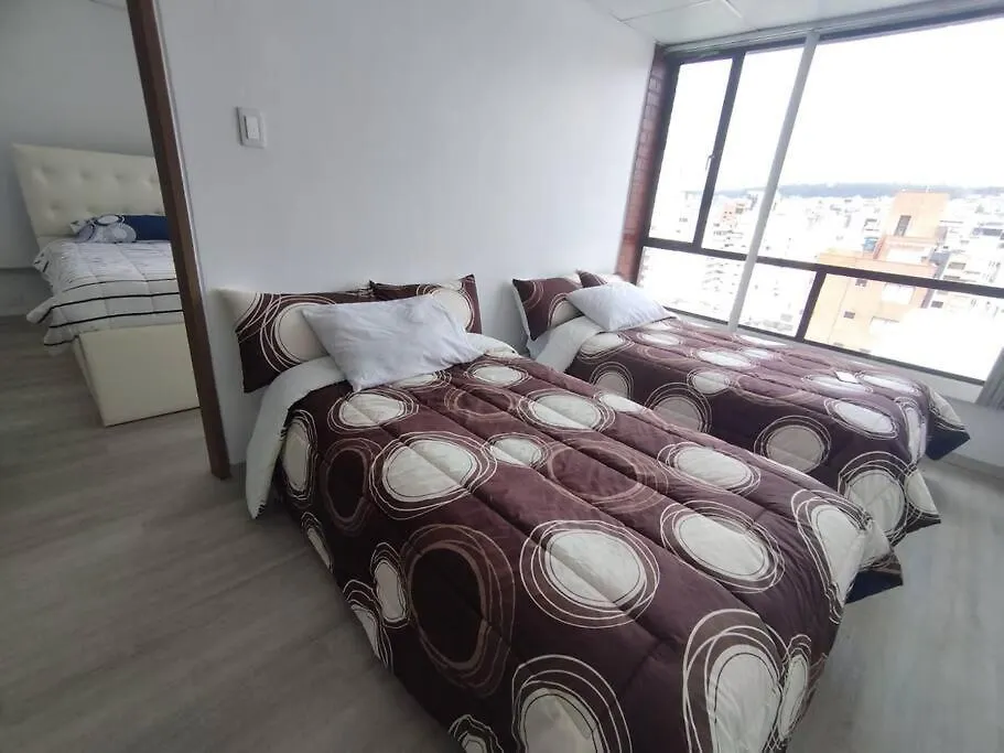 Suite Frente La Carolina Cc El Jardin Quito 0*,