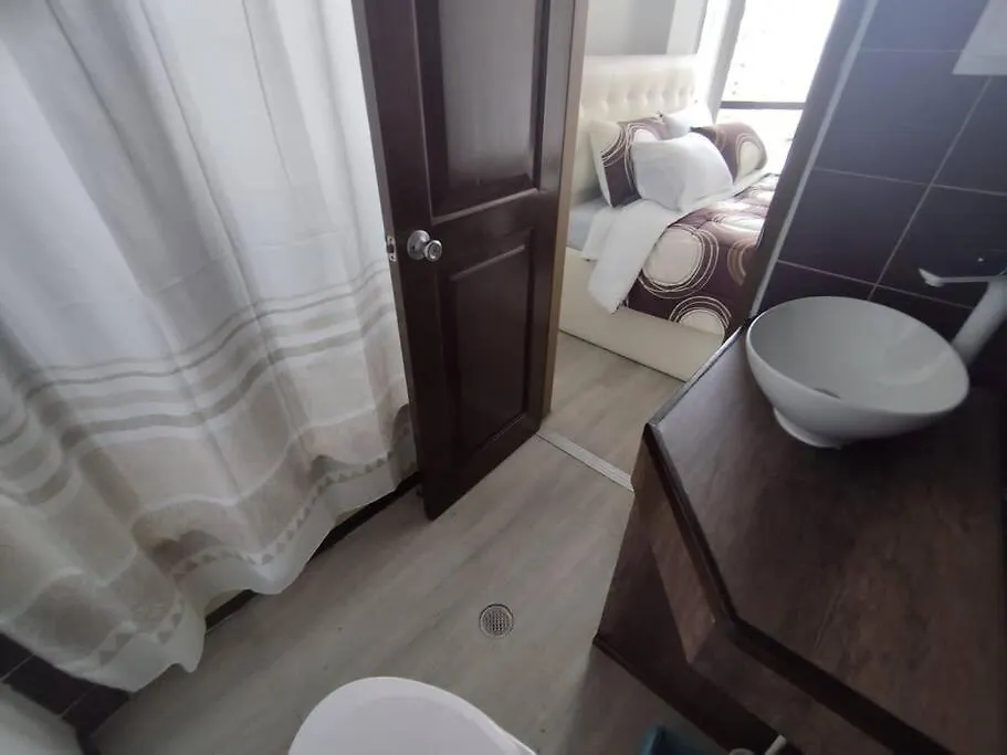 Apartamento Suite Frente La Carolina Cc El Jardin Quito