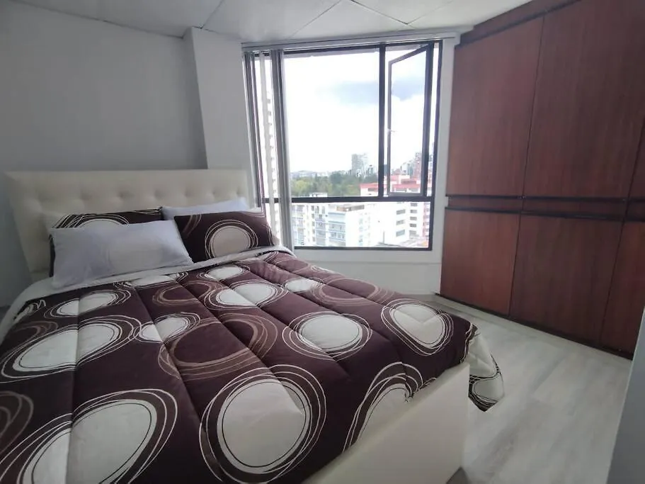 Suite Frente La Carolina Cc El Jardin Quito Apartamento